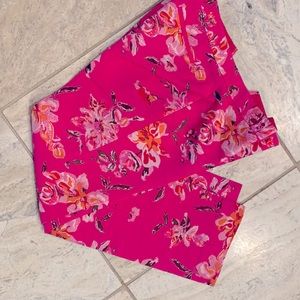 Carlisle hot pink floral size 6 capri. Worn once